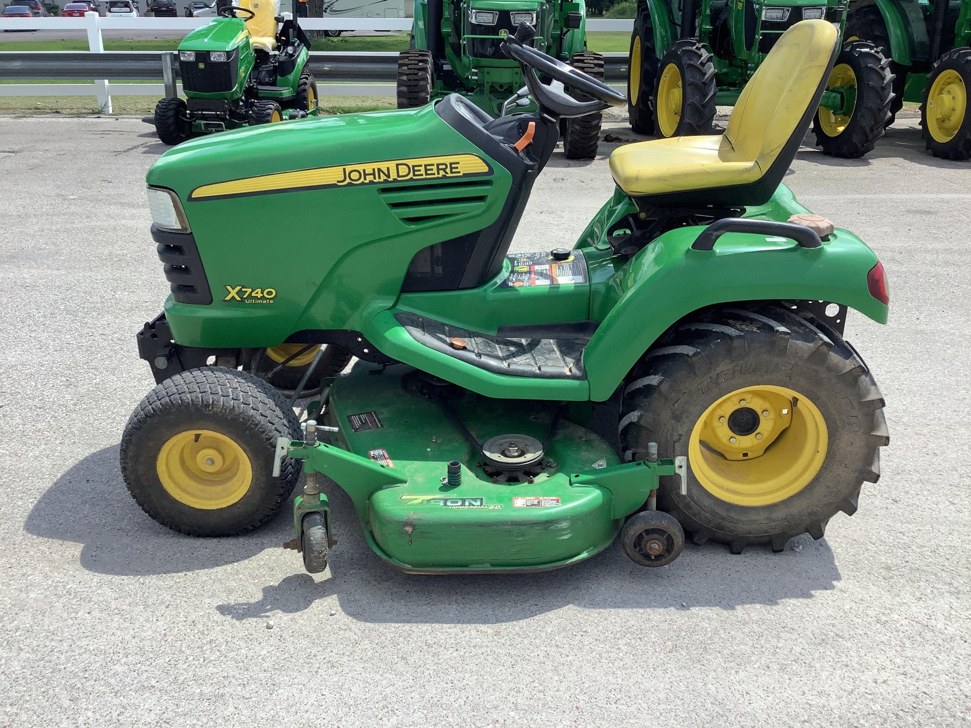 2008 John Deere X740