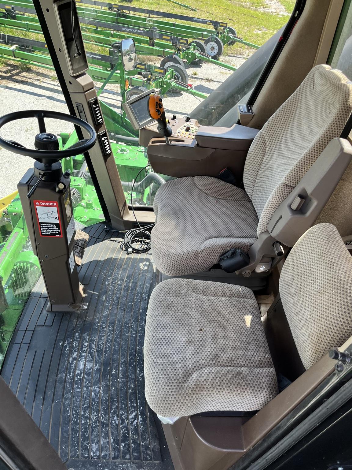 2019 John Deere CP690