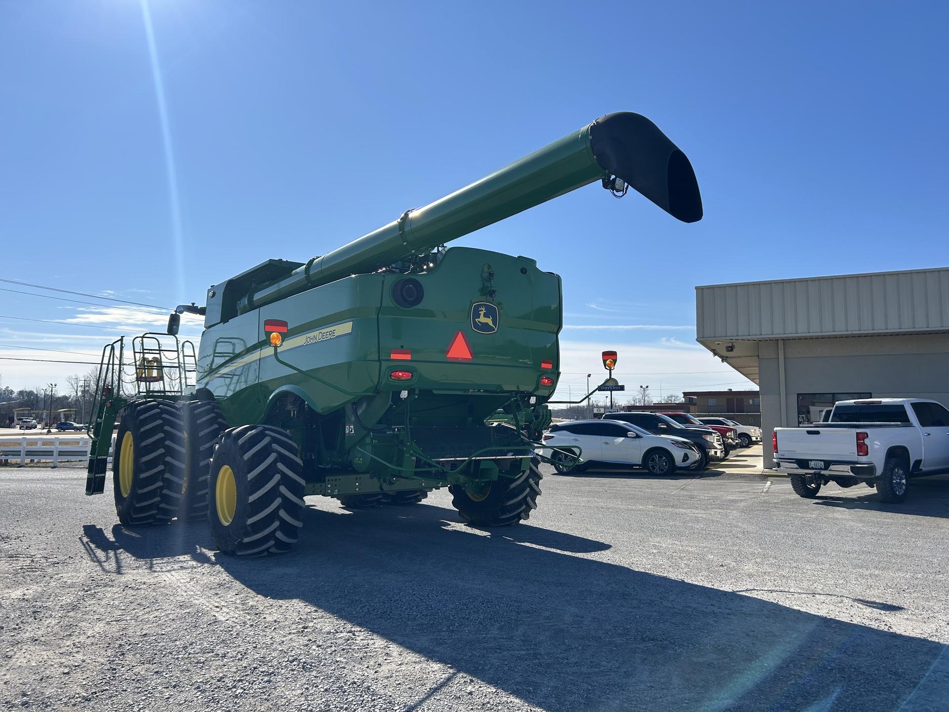 2023 John Deere S780 Image