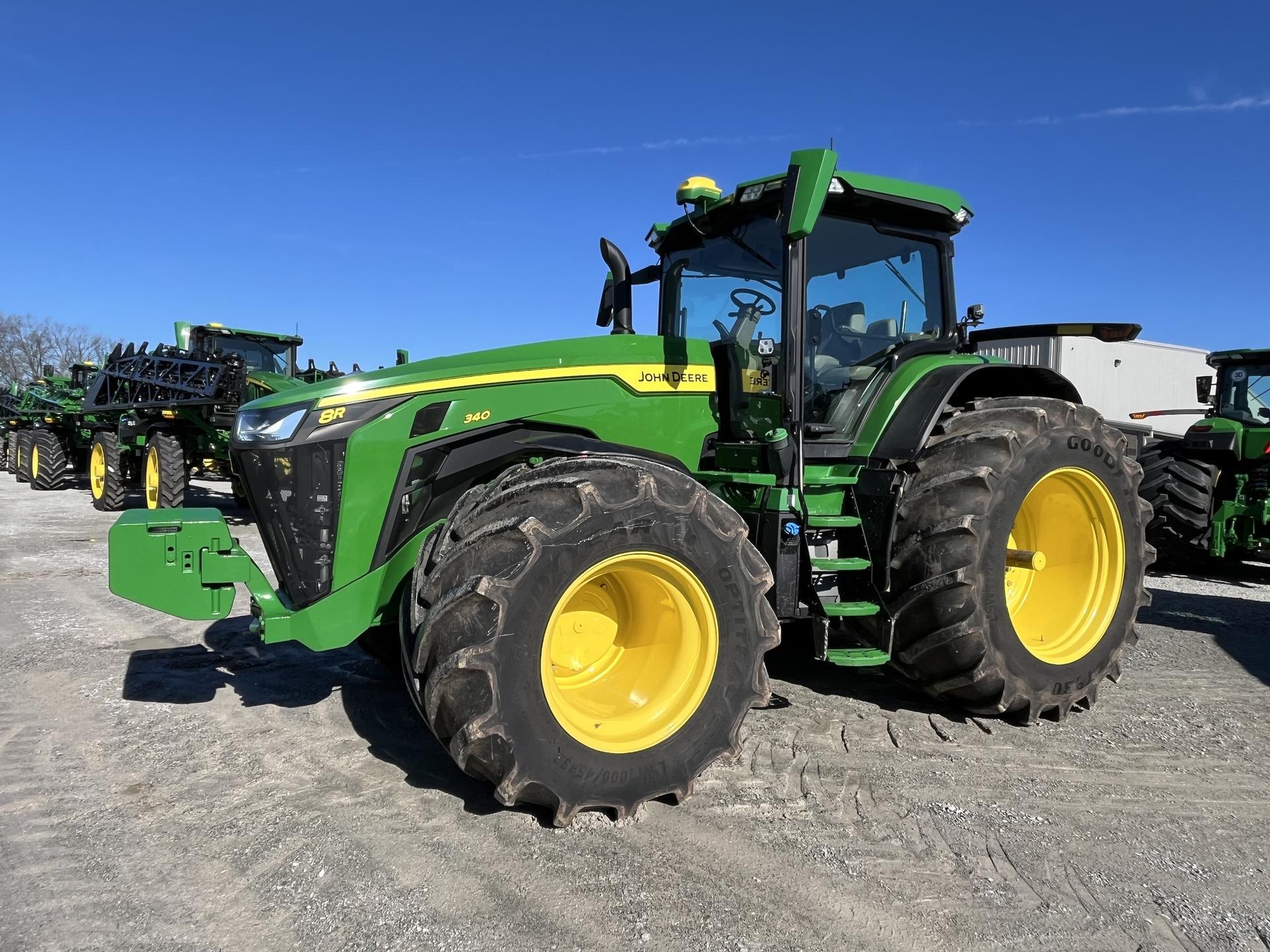 2022 John Deere 8R 340