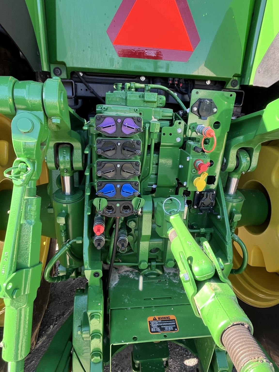 2022 John Deere 8R 340