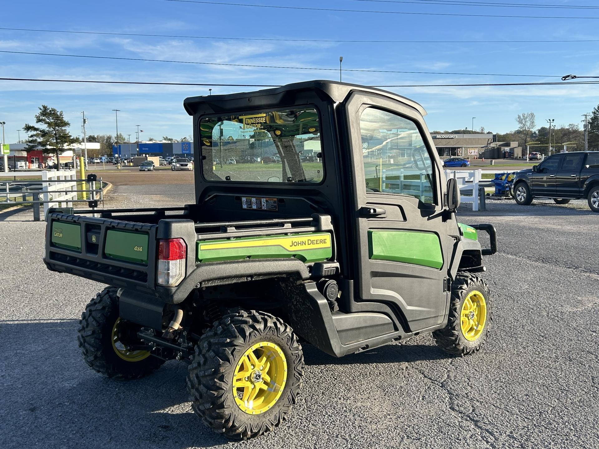 2023 John Deere XUV835M Image