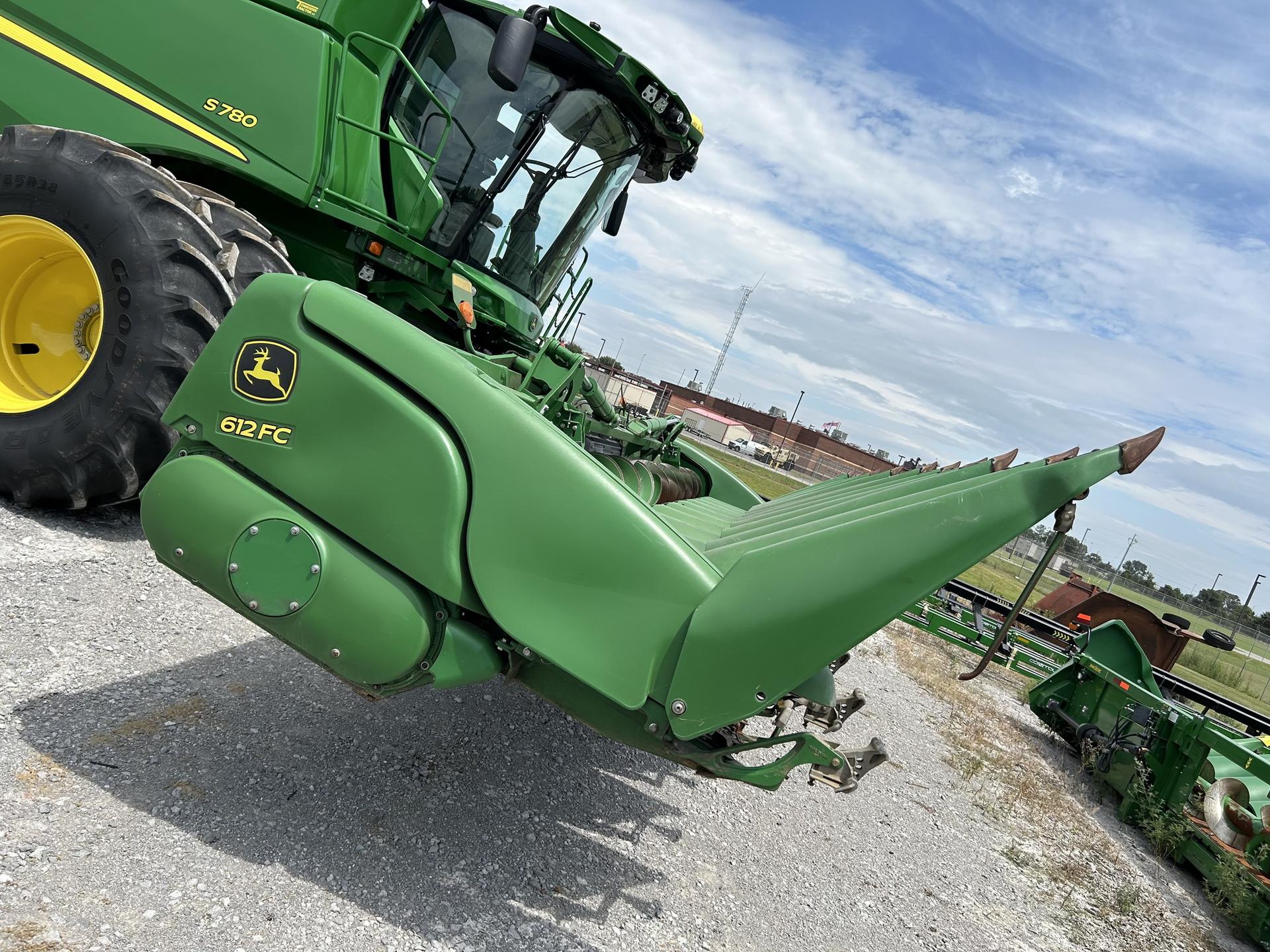 2017 John Deere 612FC