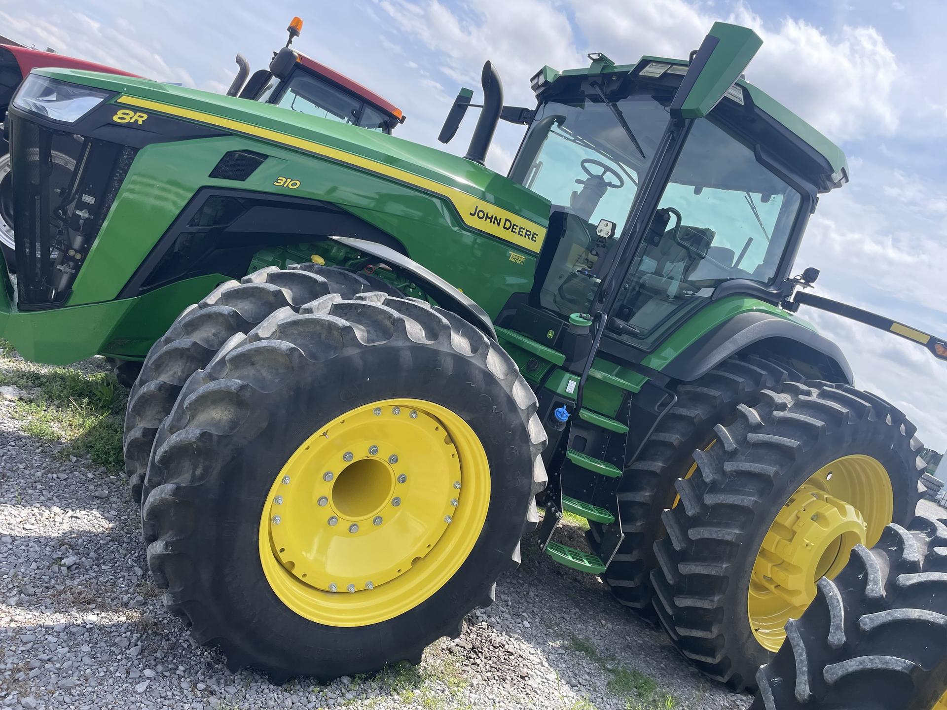 2023 John Deere 8R 310