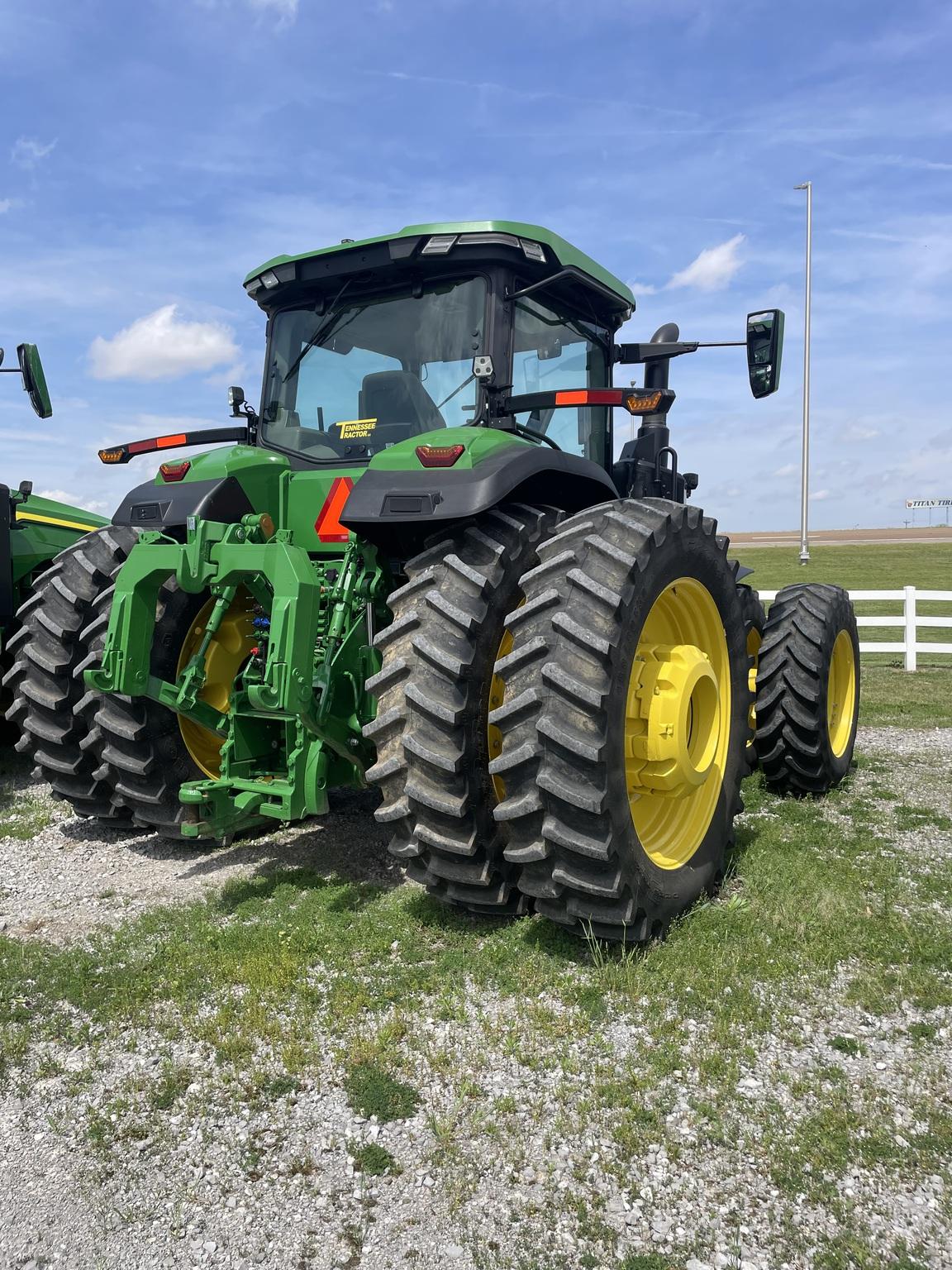 2023 John Deere 8R 310