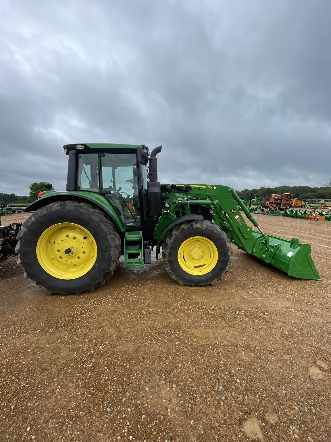 2023 John Deere 6120M