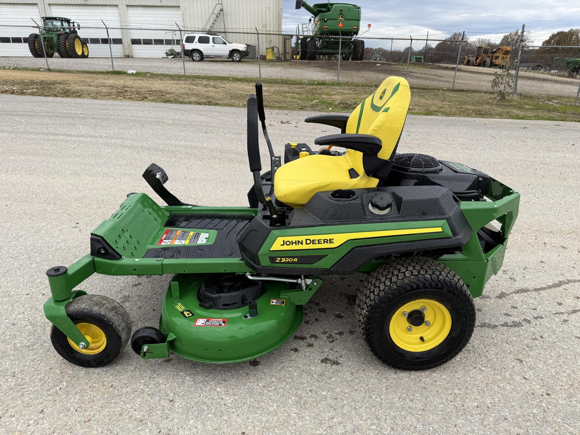 2024 John Deere Z320R Image