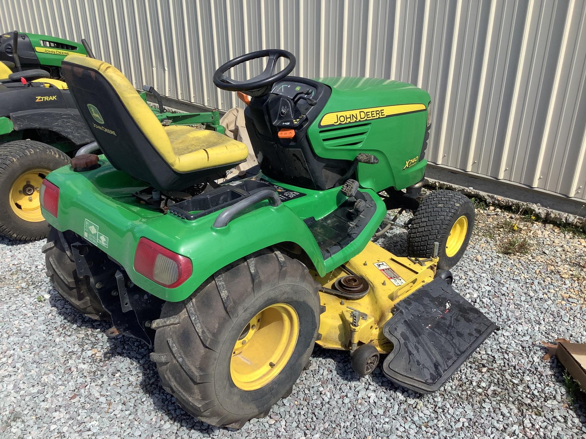 2006 John Deere X740 - Tennessee Tractor