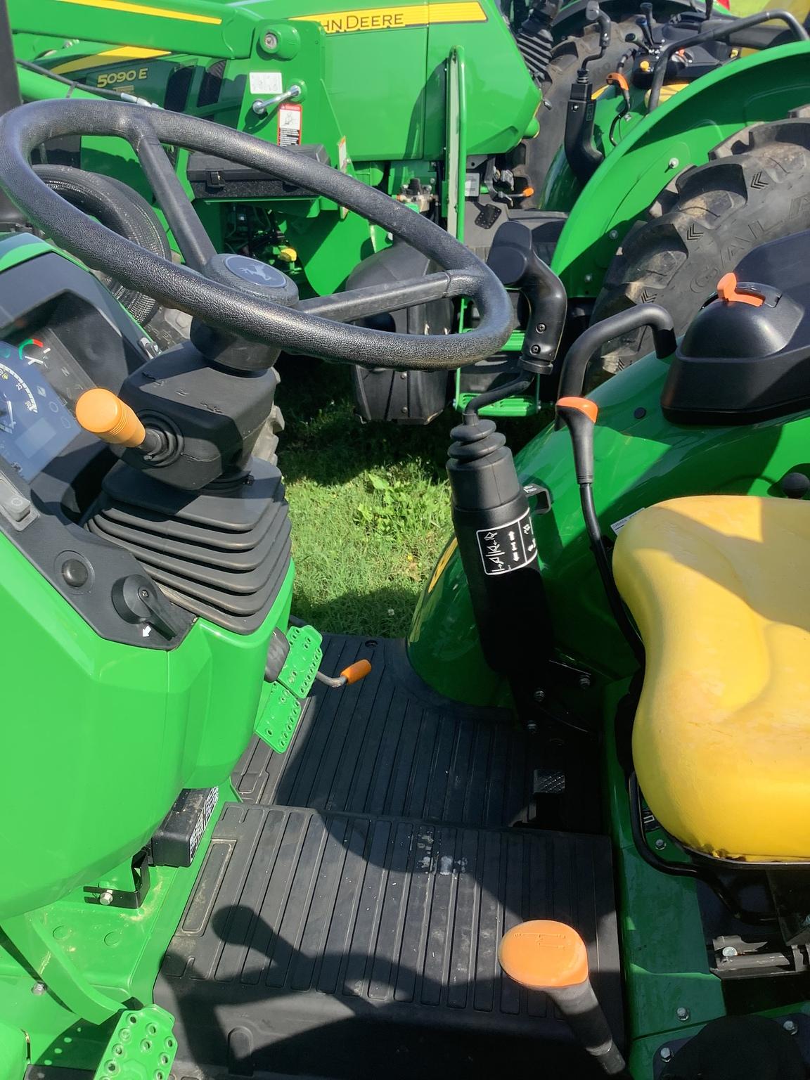 2022 John Deere 5055E