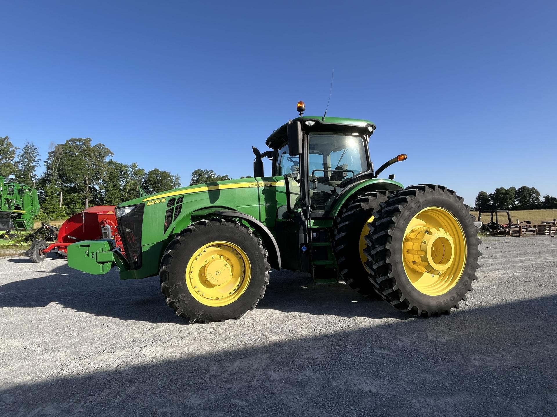 2018 John Deere 8270R