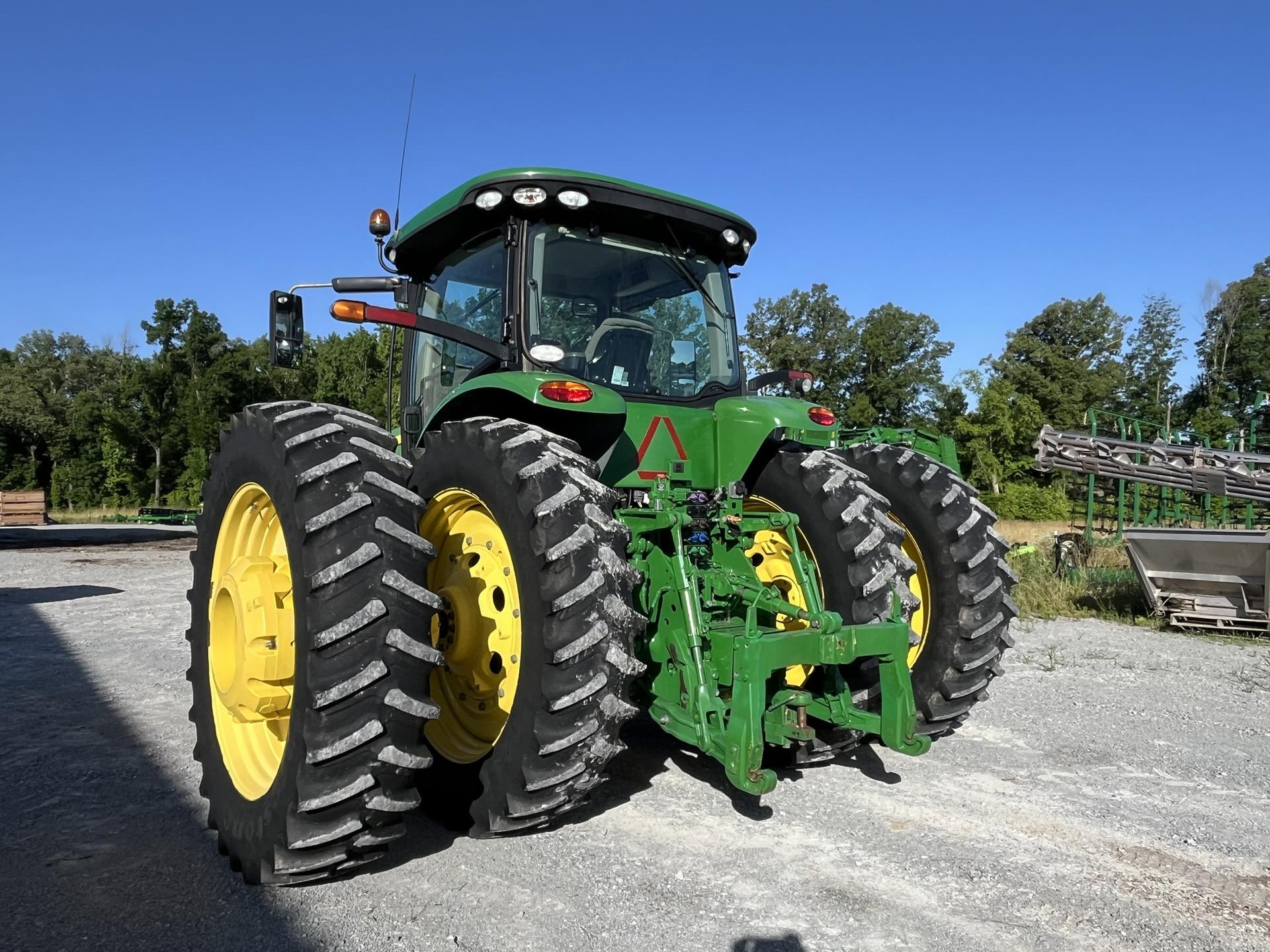 2018 John Deere 8270R