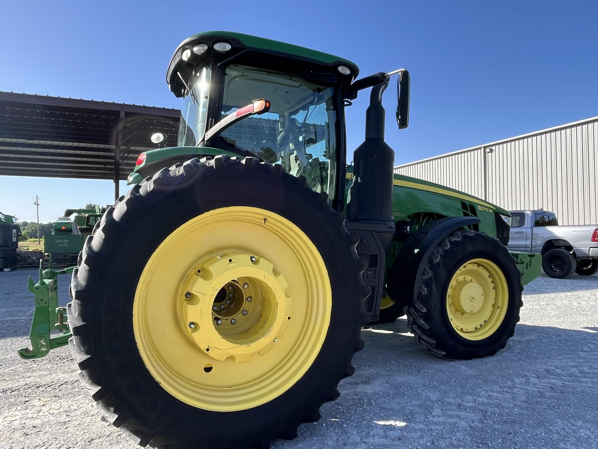 2018 John Deere 8270R