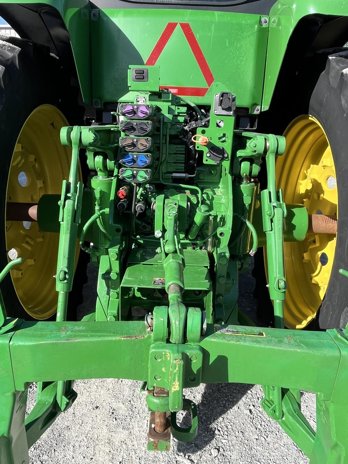 2018 John Deere 8270R