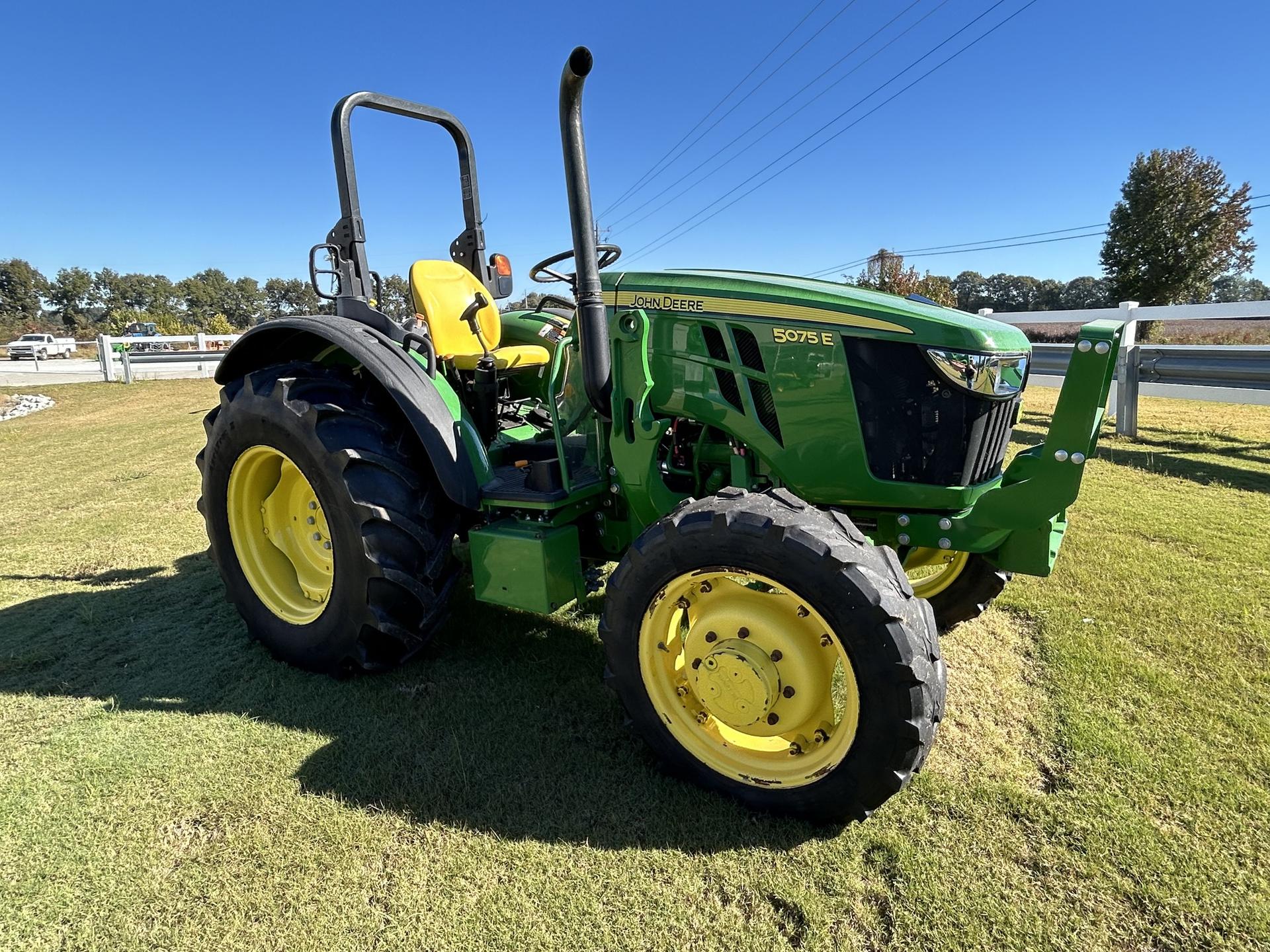 2022 John Deere 5075E Image