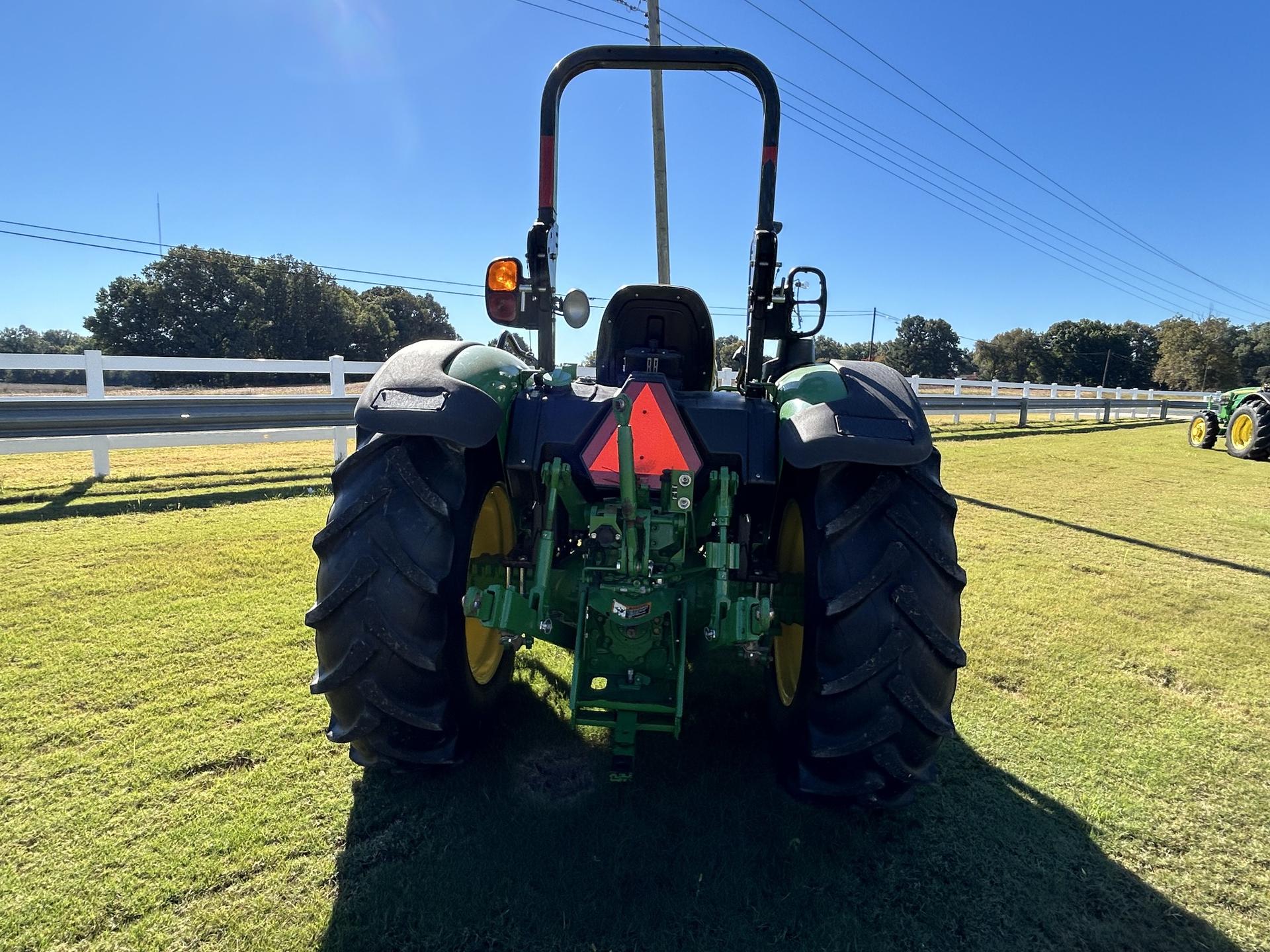 2022 John Deere 5075E Image