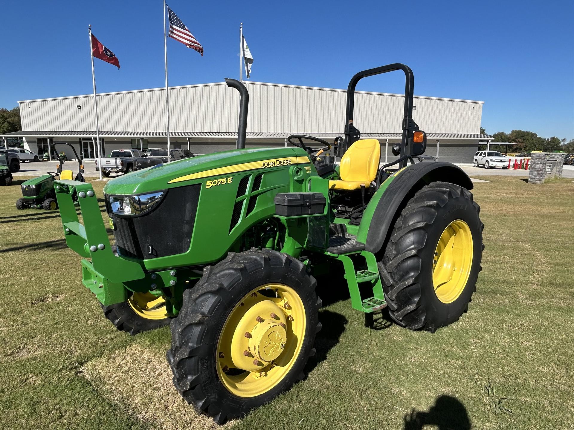 2022 John Deere 5075E Image