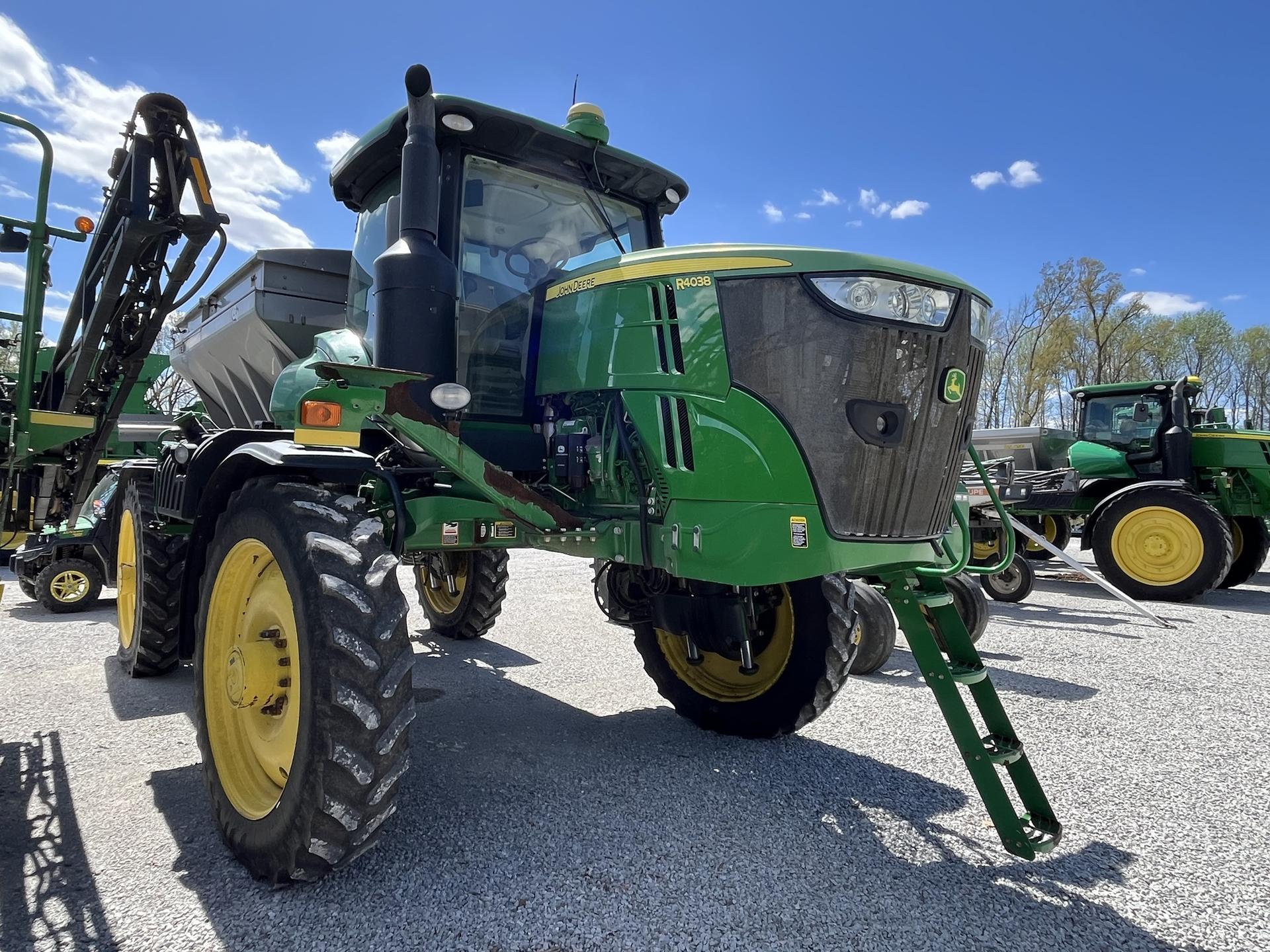 2016 John Deere R4038