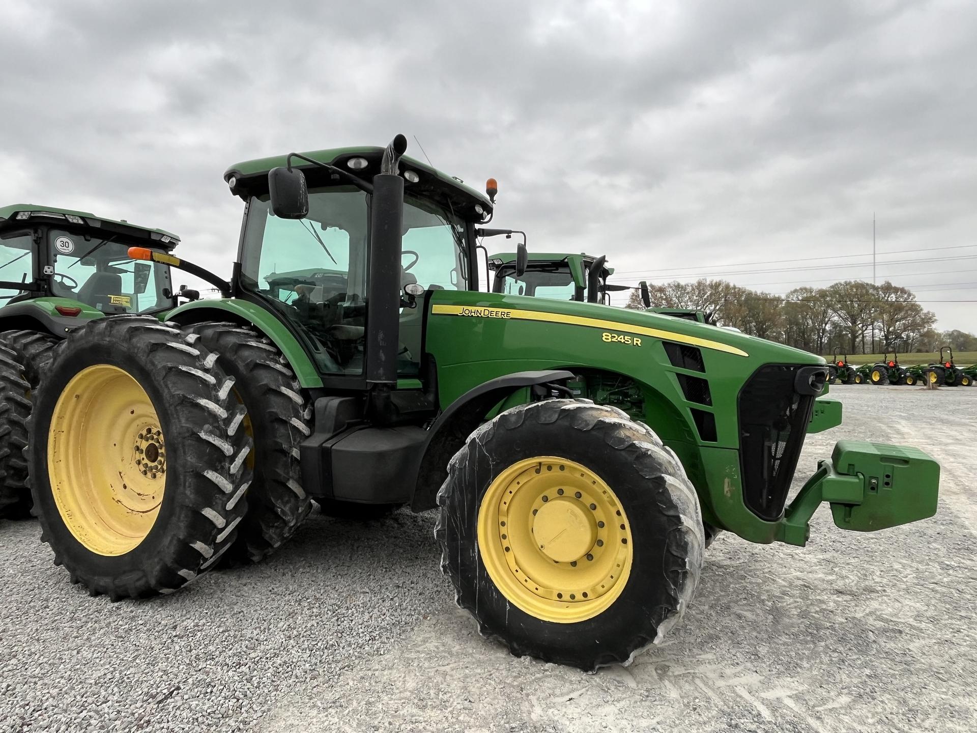 2010 John Deere 8245R