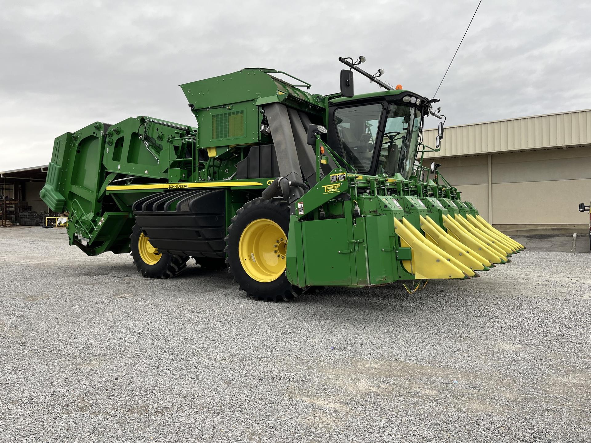 2021 John Deere CP690