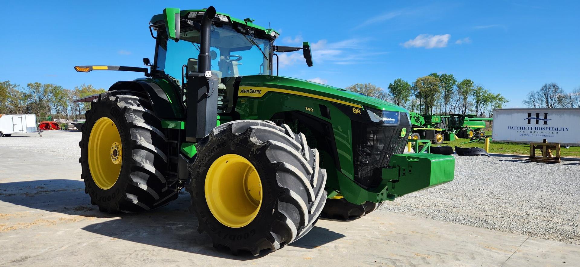 2022 John Deere 8R 340