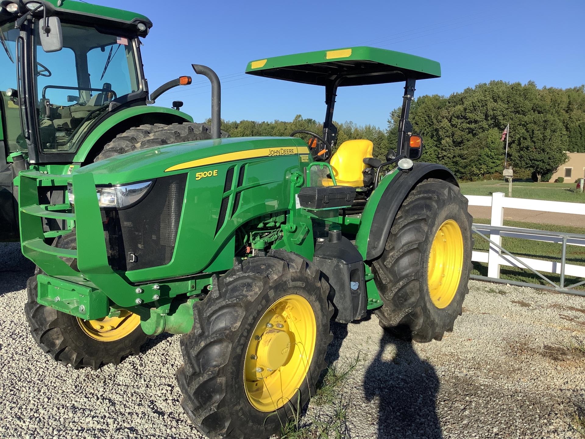 2023 John Deere 5100E