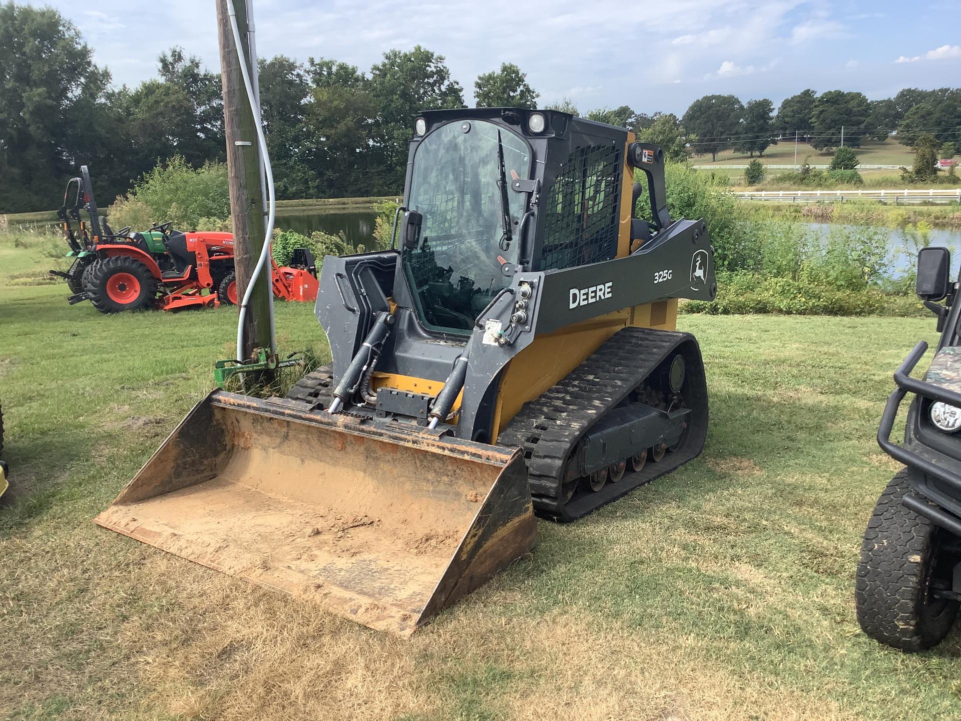 2021 John Deere 325G