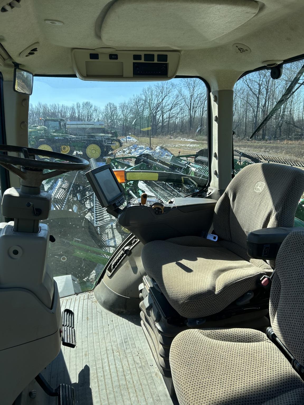 2015 John Deere 8245R Image