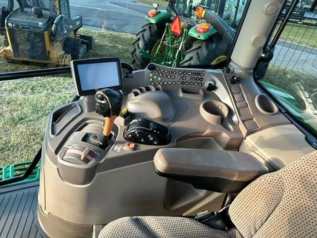 2013 John Deere 6150R