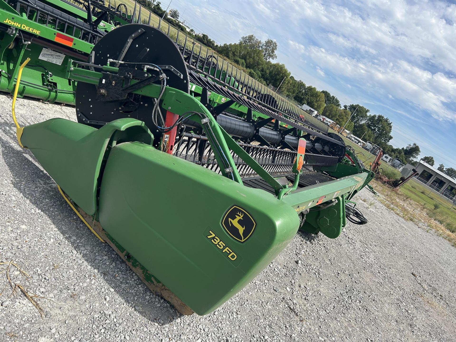 2019 John Deere 735FD