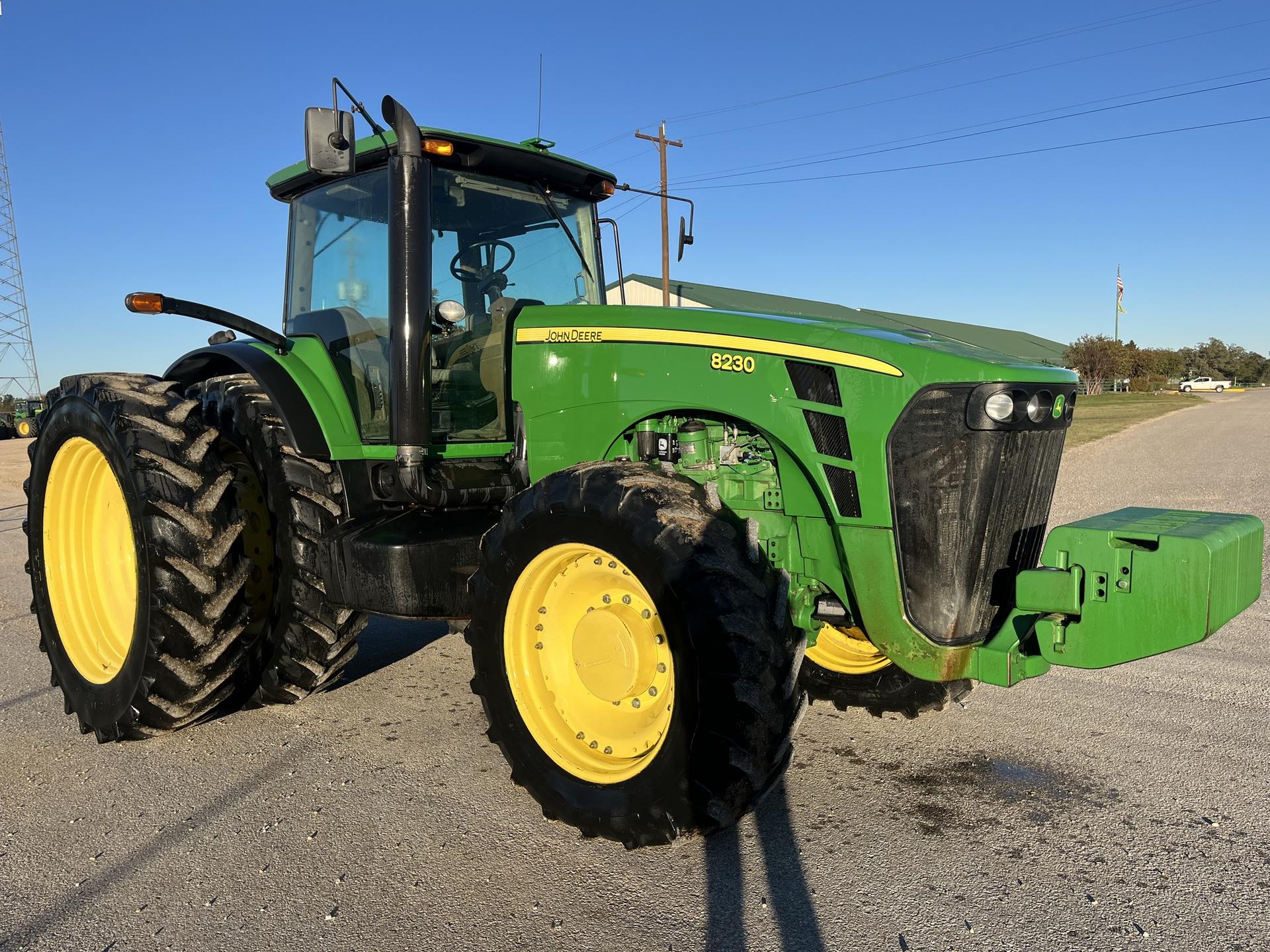 2009 John Deere 8230 Image