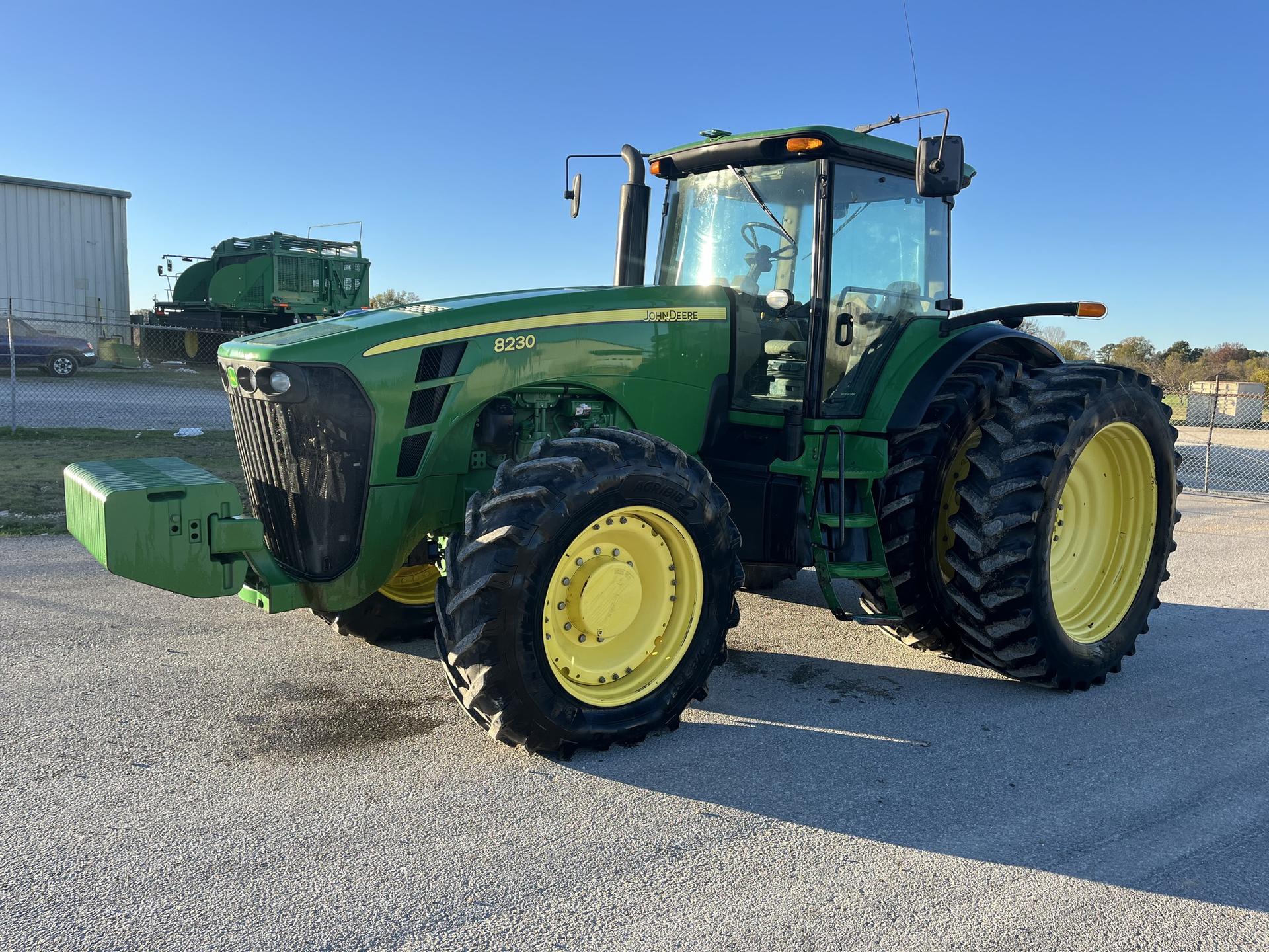 2009 John Deere 8230 Image