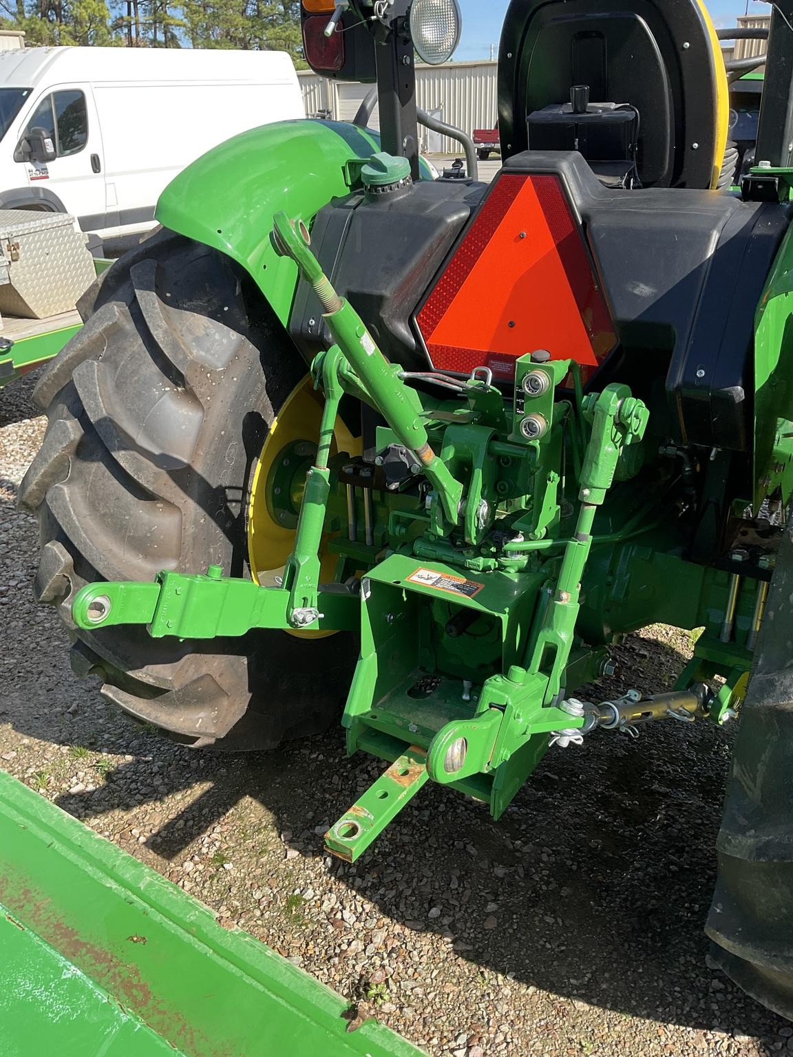 2022 John Deere 5065E Image