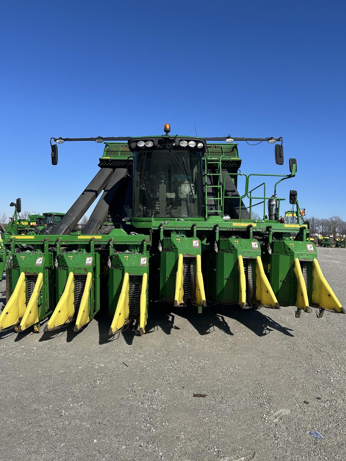 2018 John Deere CP690 Image