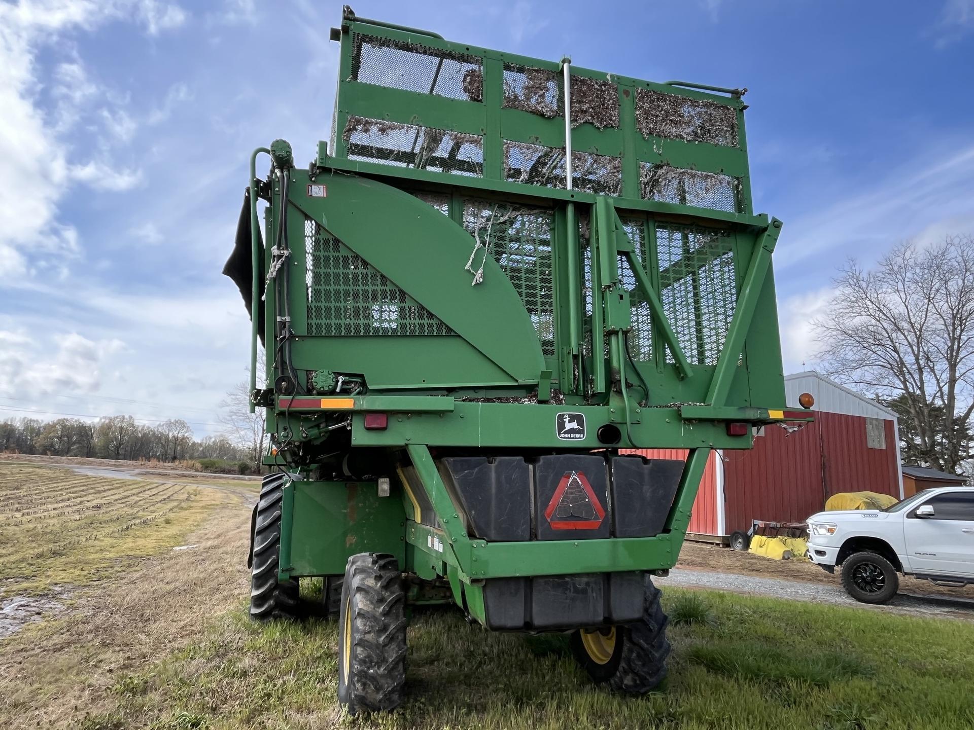 2001 John Deere 9976