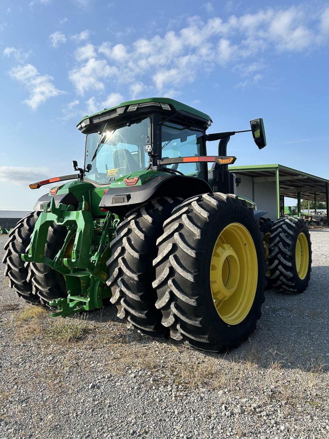 2023 John Deere 8R 370