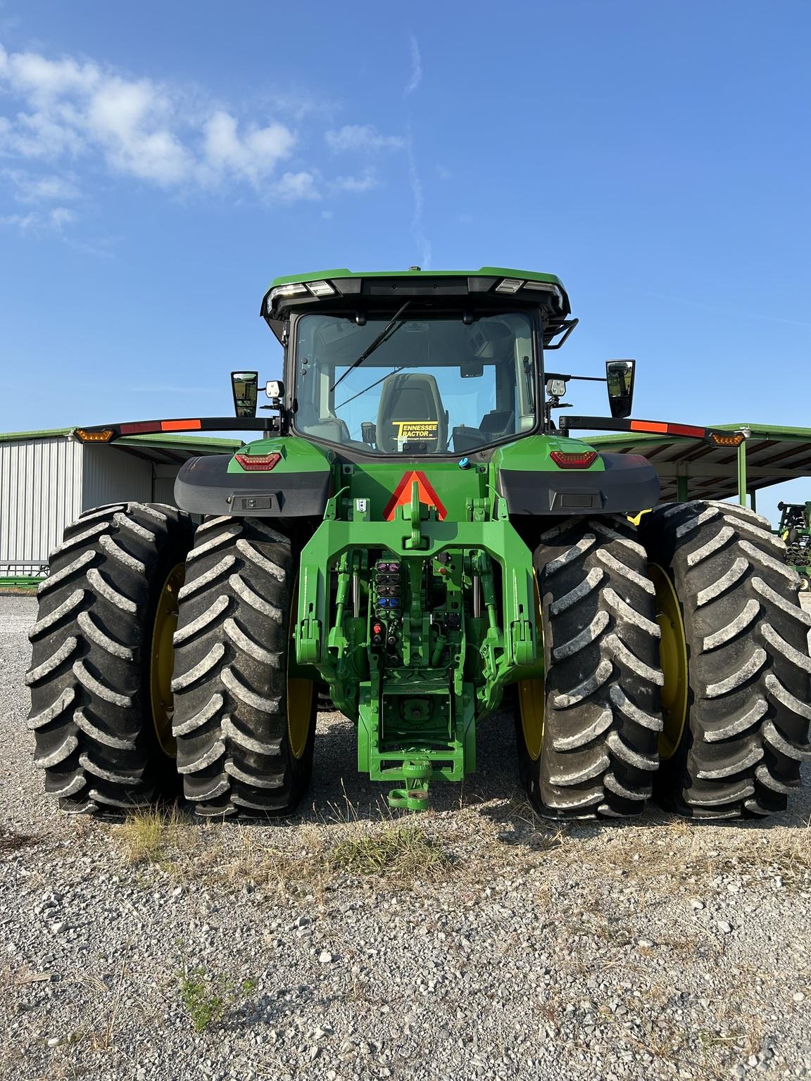 2023 John Deere 8R 370