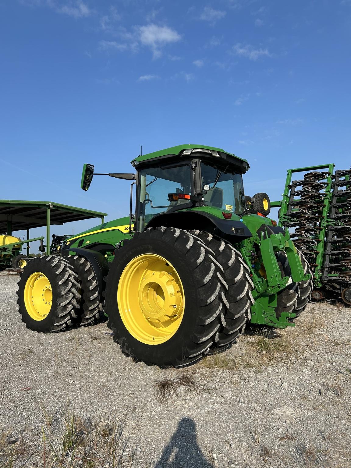 2023 John Deere 8R 370