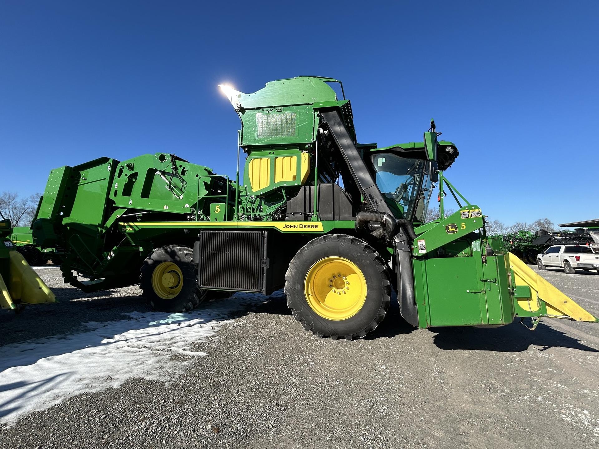 2022 John Deere CP770 Image