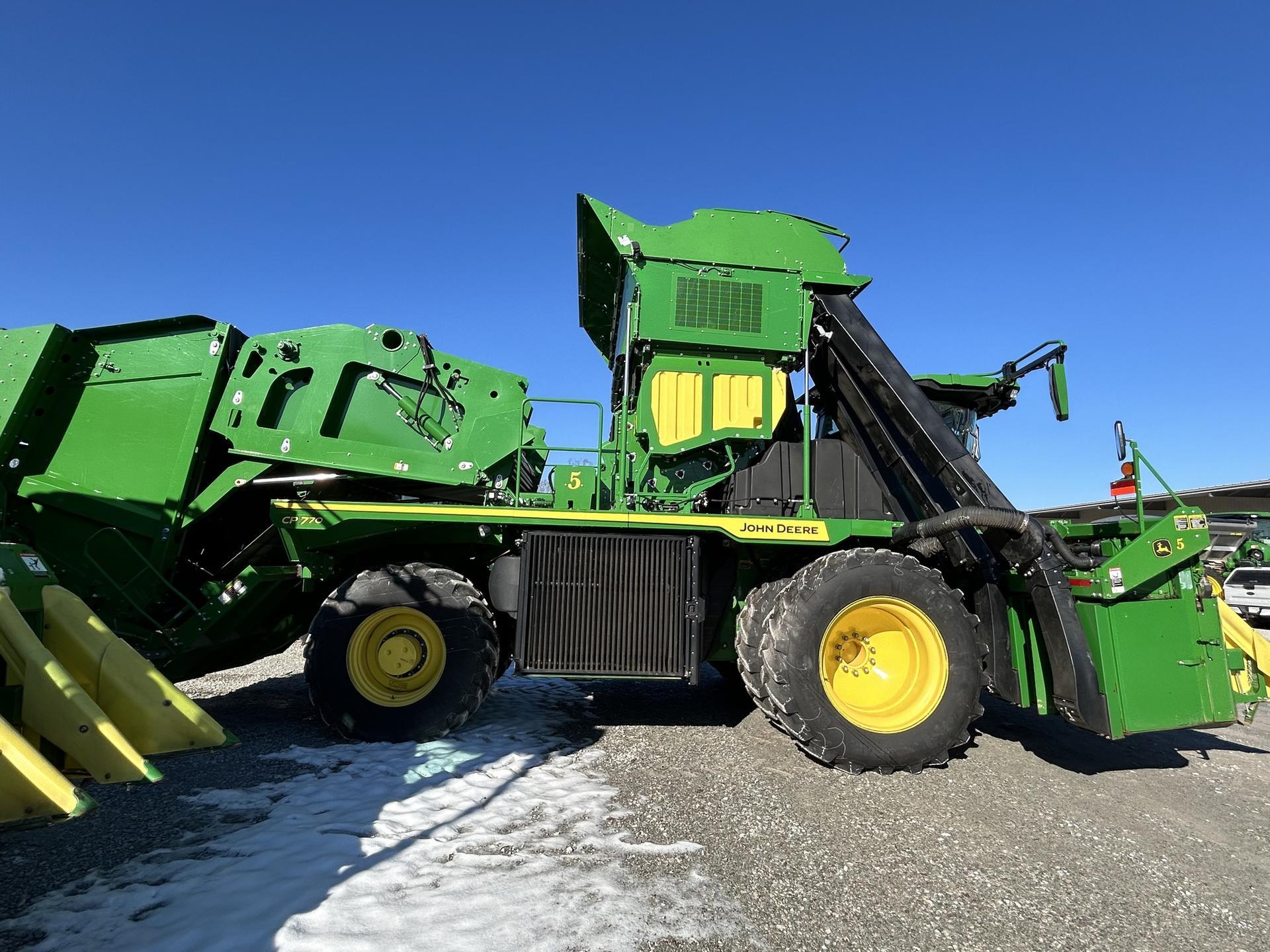 2022 John Deere CP770 Image