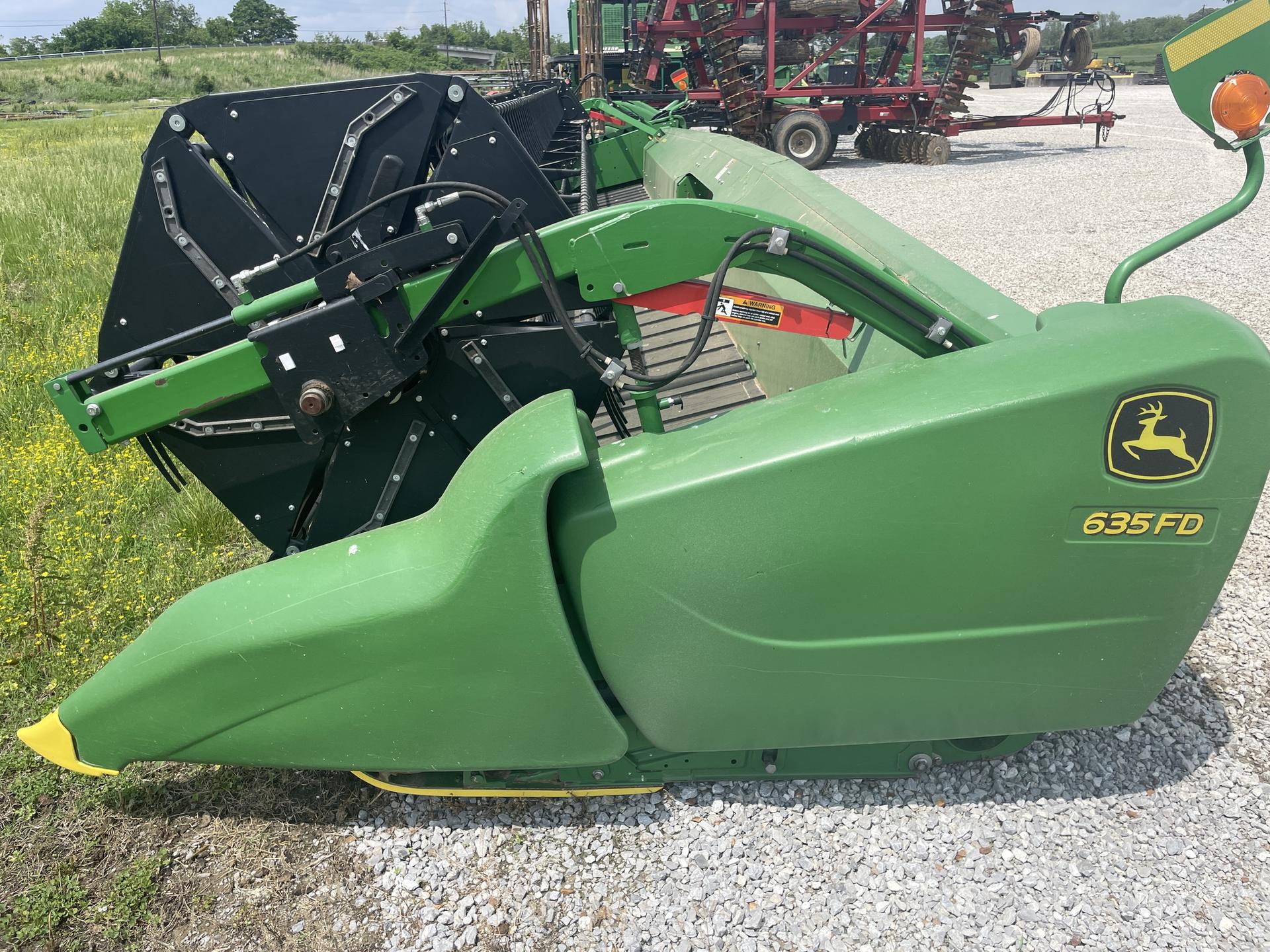 2018 John Deere 635FD