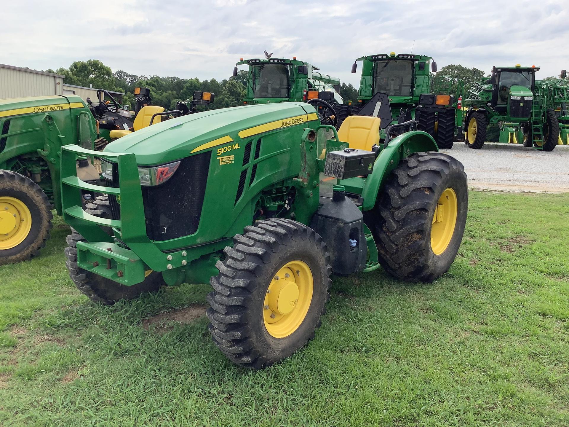 2021 John Deere 5100M