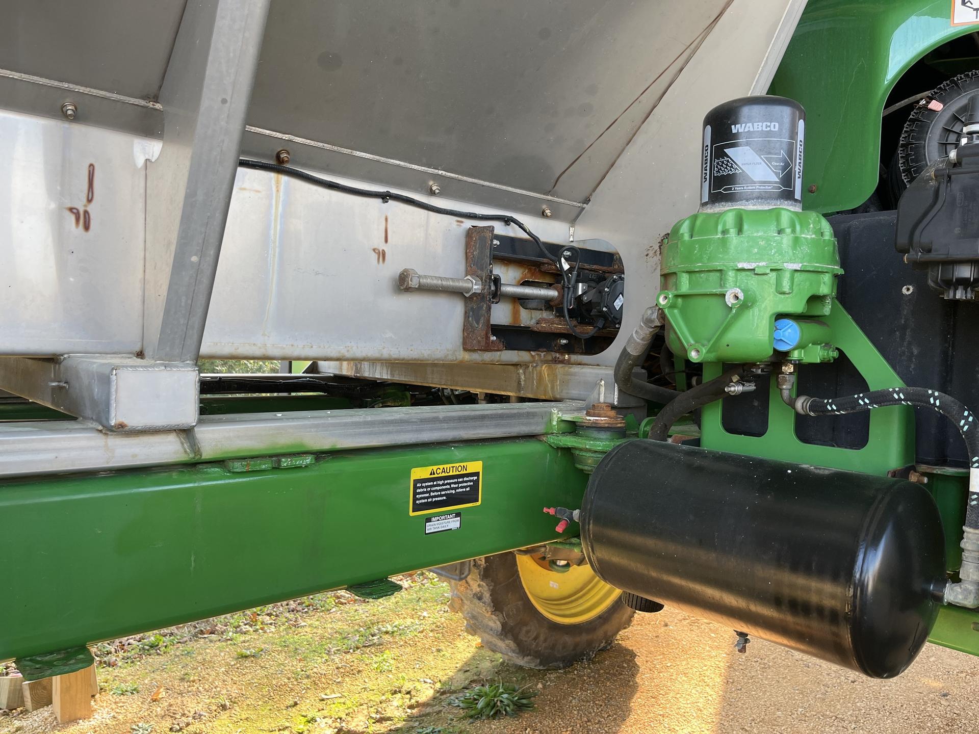 2019 John Deere R4038 Image