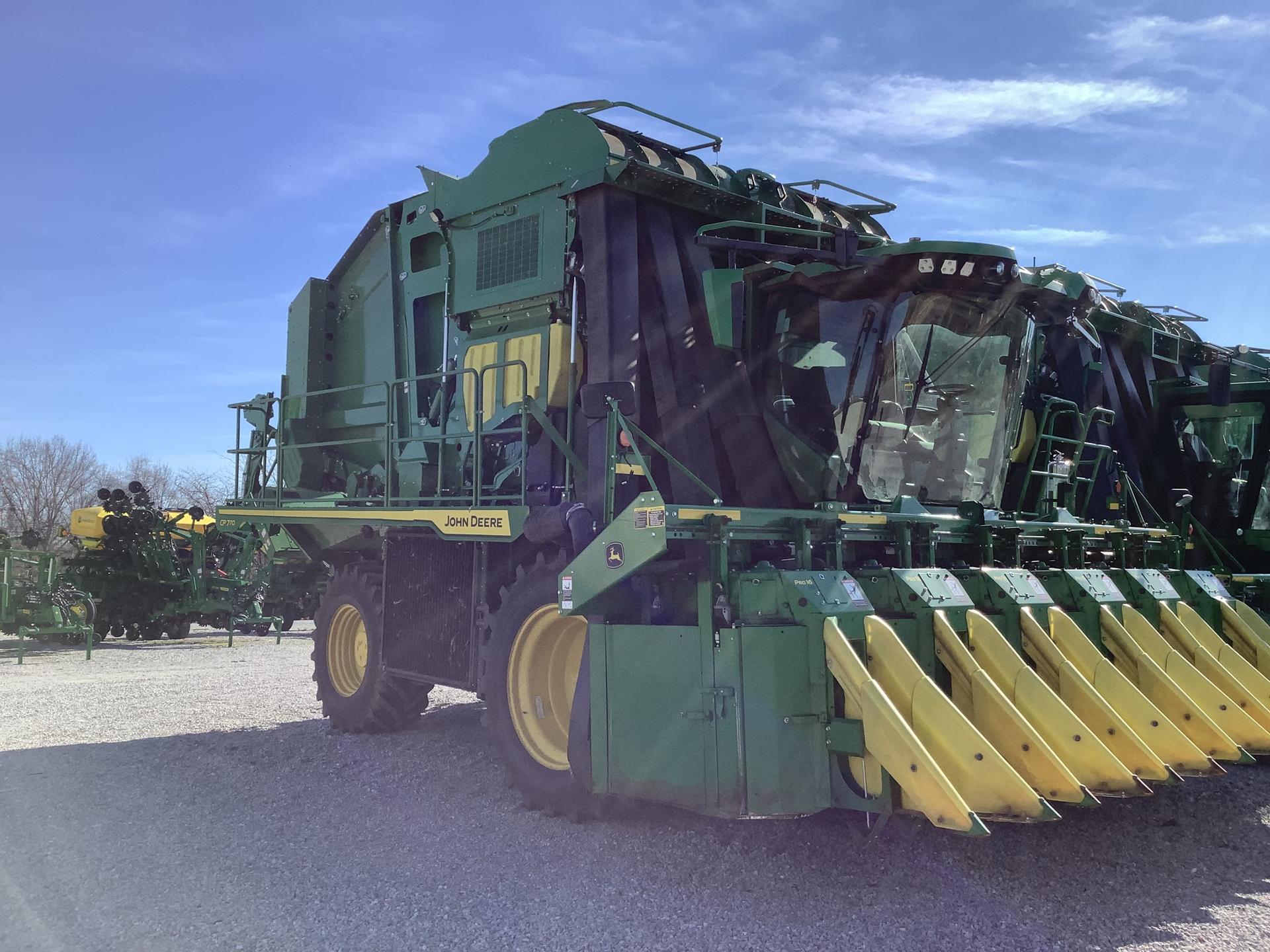 2022 John Deere CP770 Image