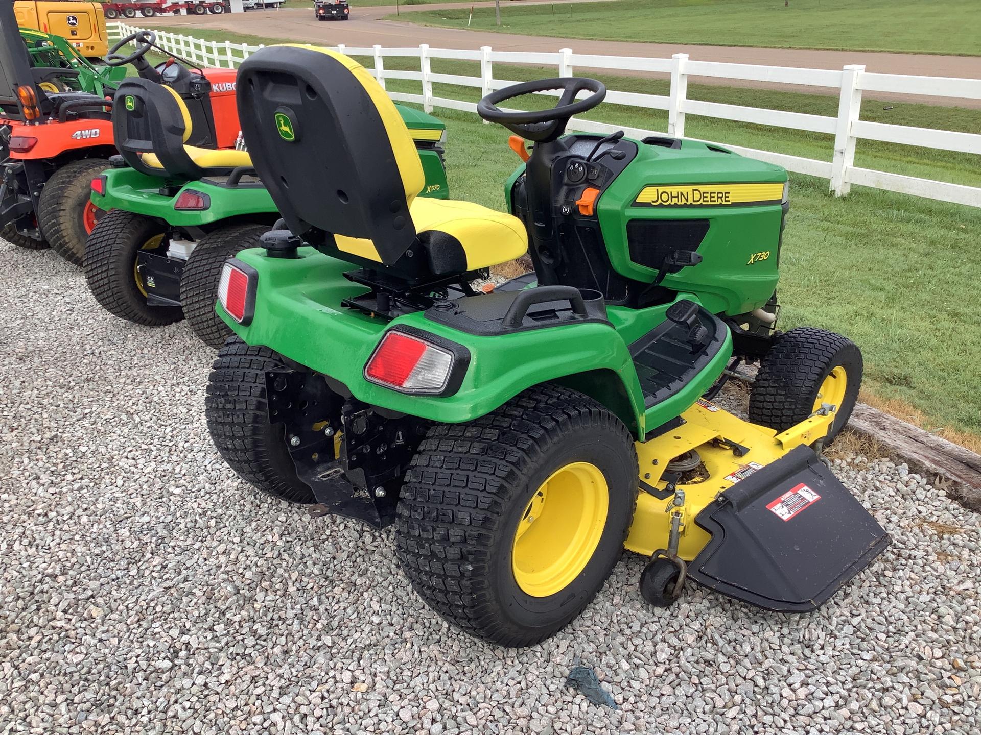 2016 John Deere X730