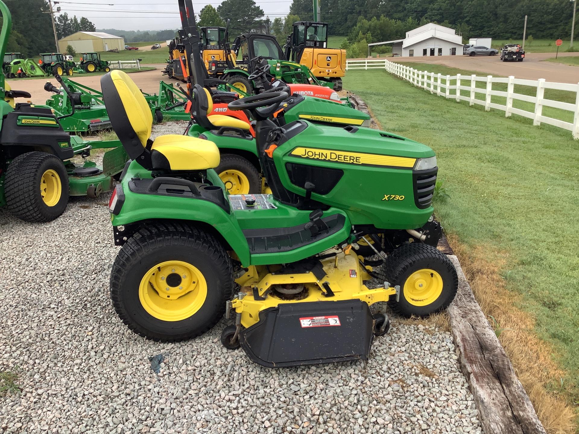 2016 John Deere X730