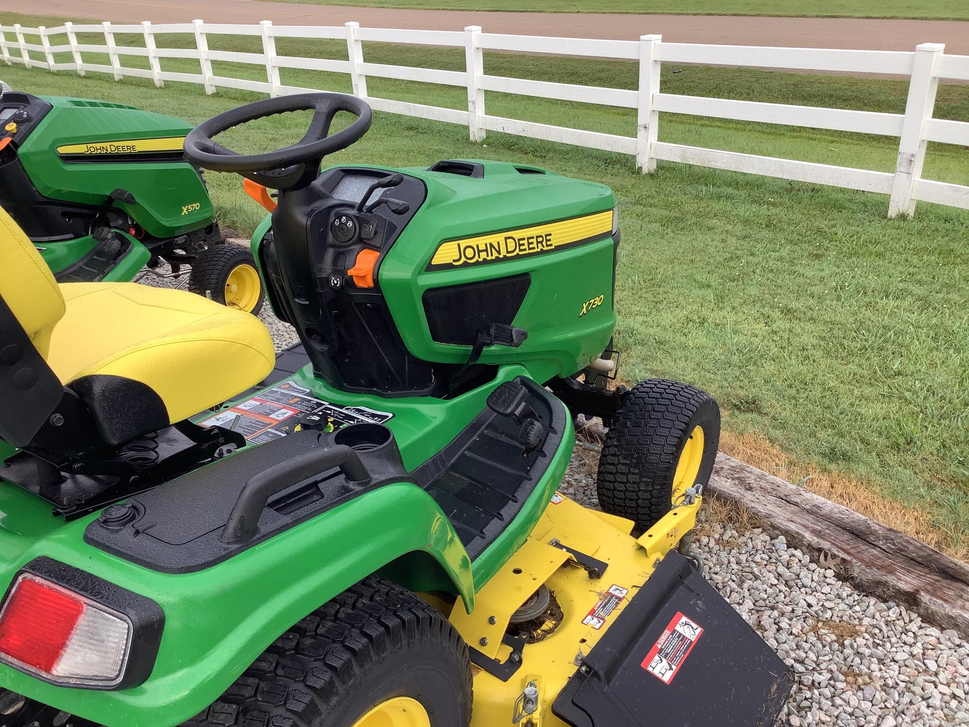 2016 John Deere X730