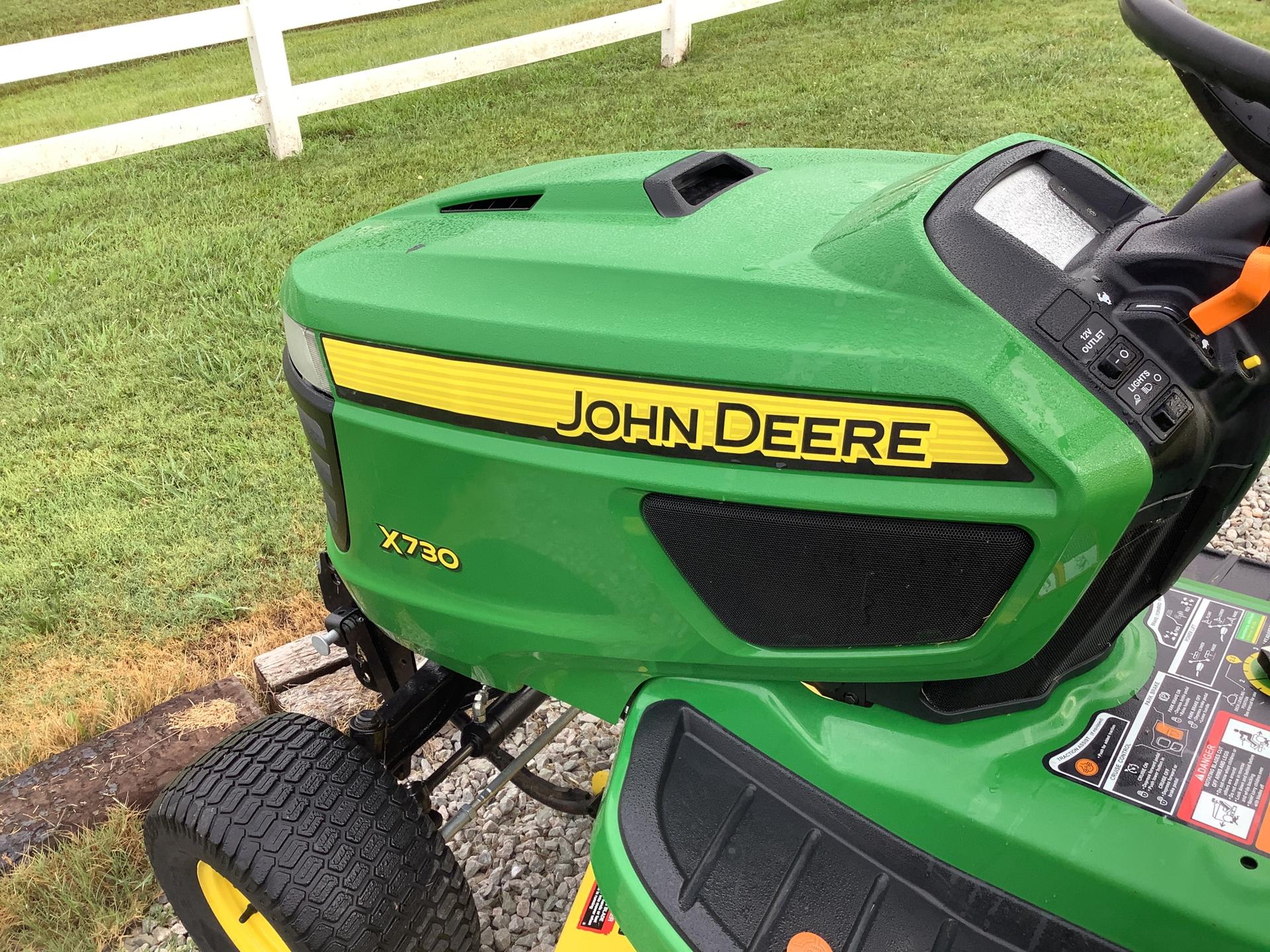 2016 John Deere X730