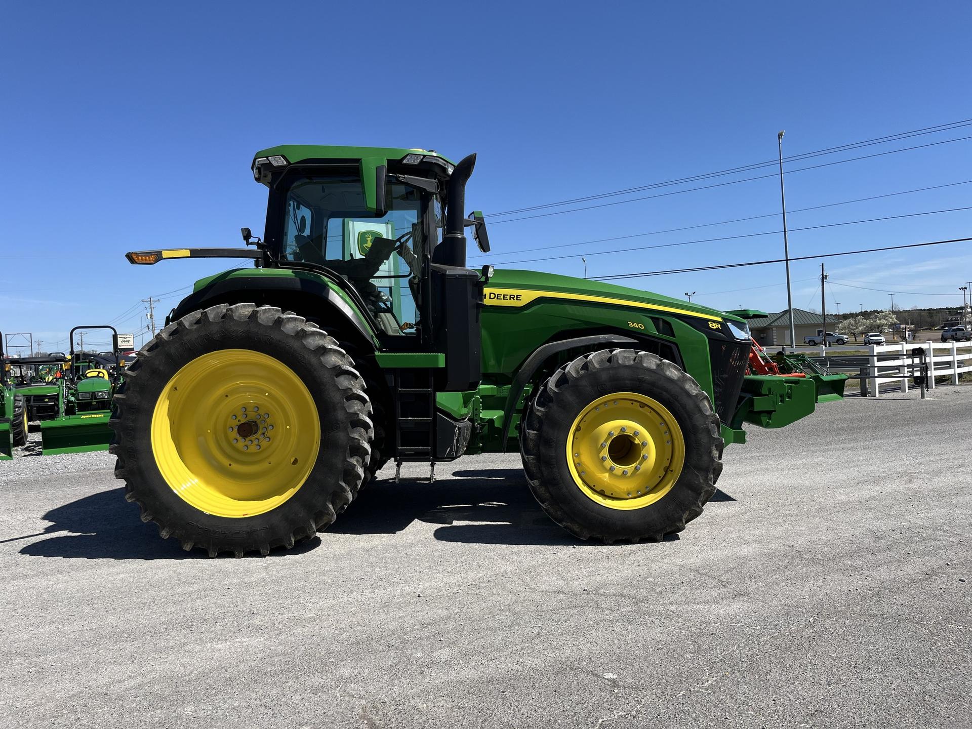 2022 John Deere 8R 340 Image