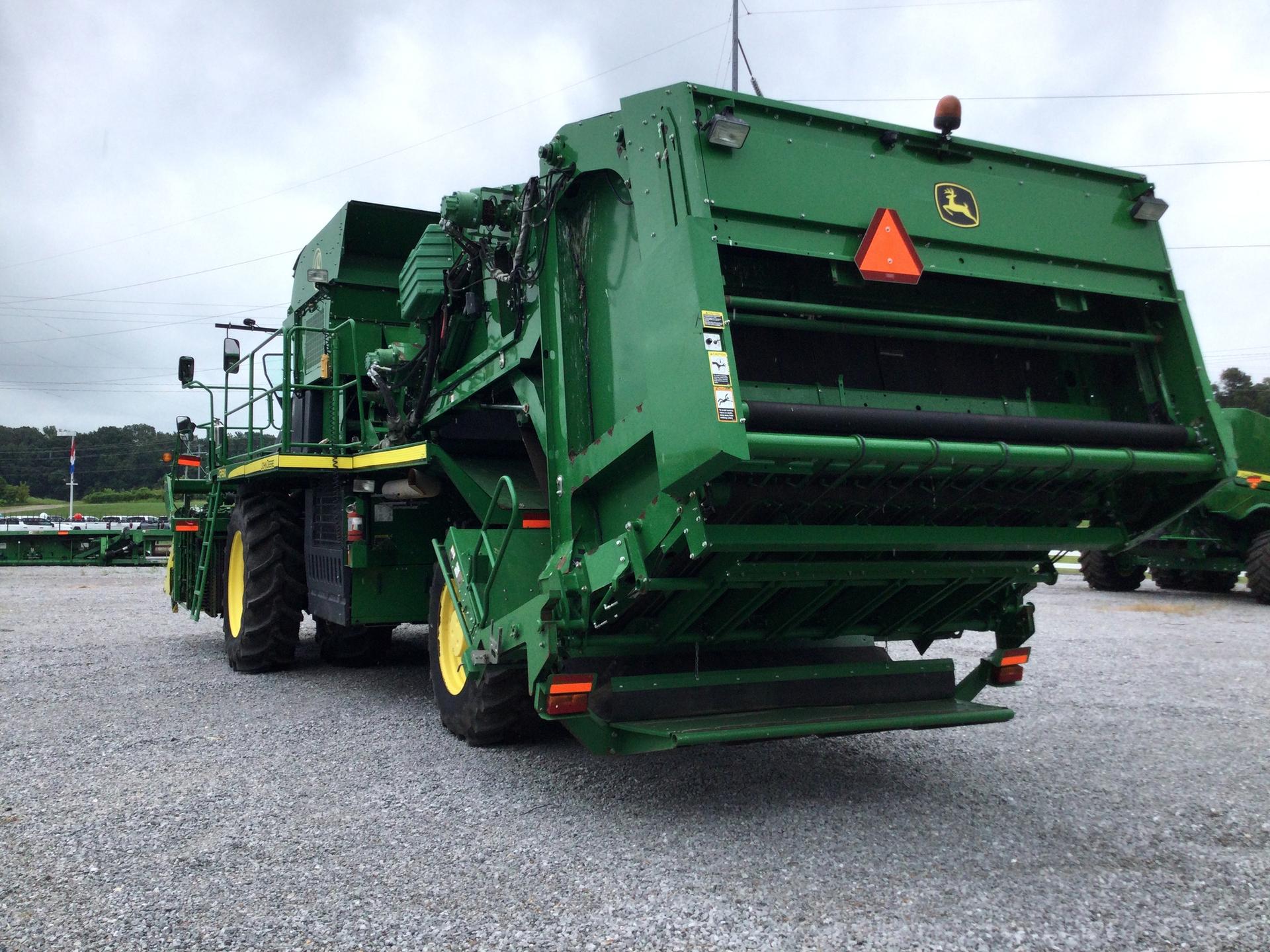 2016 John Deere CP690