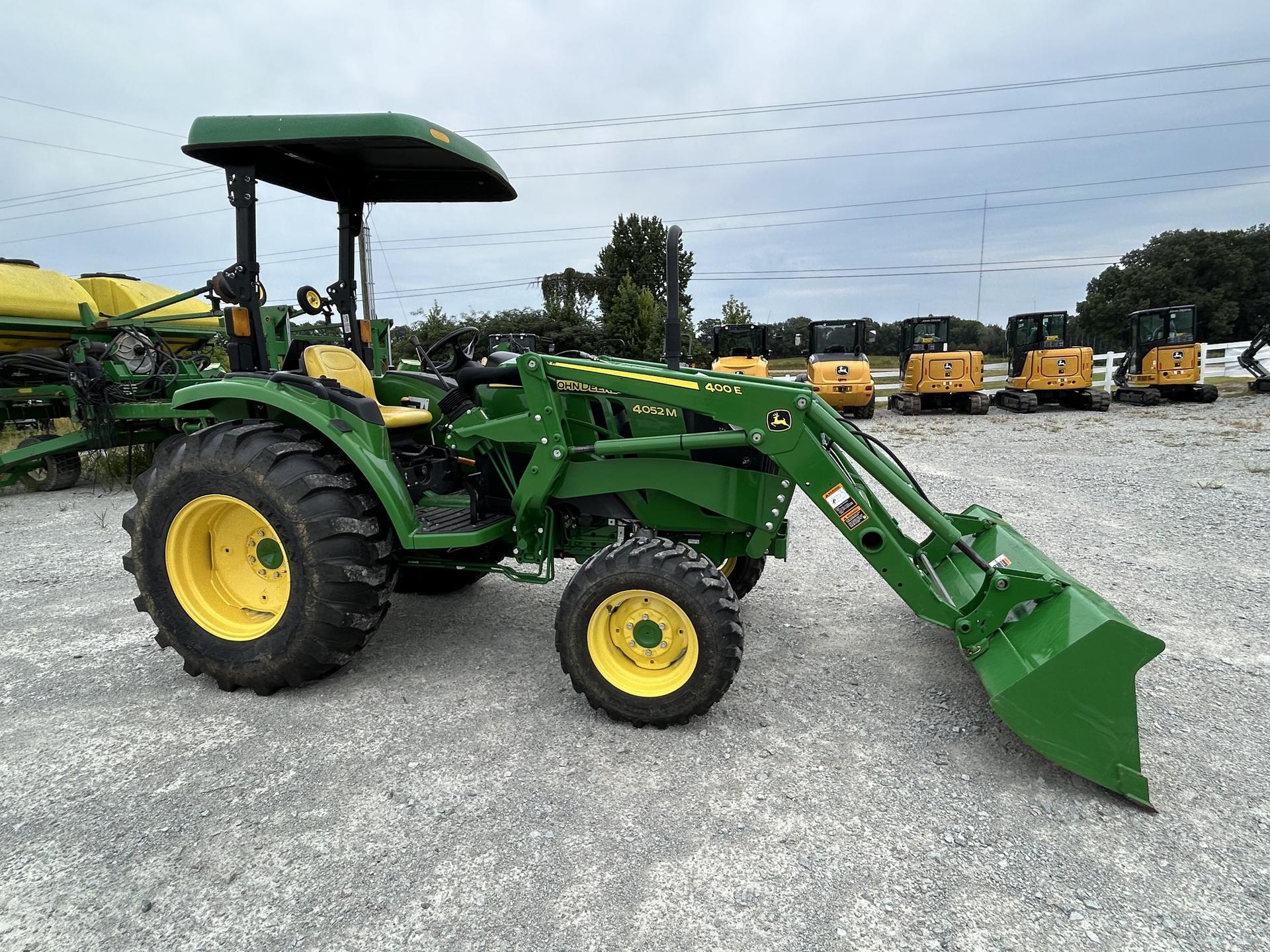 2021 John Deere 4052M